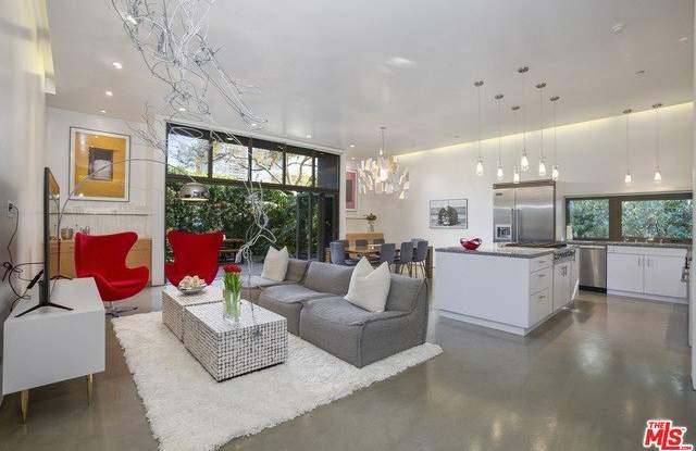 Photo of 1849 FOX HILLS Dr unit: Uno