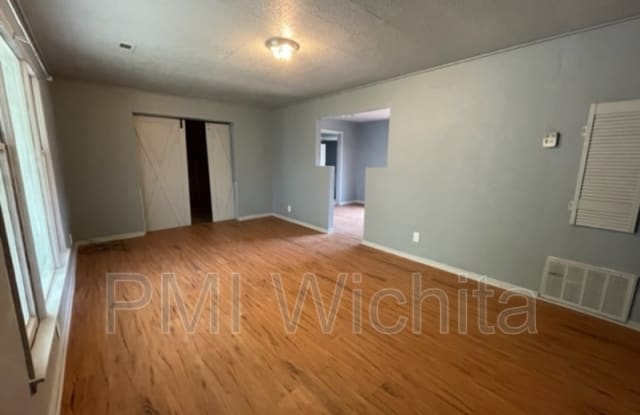 4576 S Handley Ave - 4576 South Handley Avenue, Wichita, KS 67217