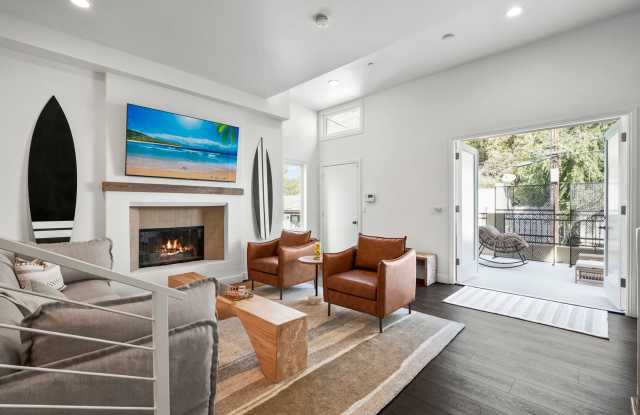 Exceptional Contemporary Renovated Furnished 3 bed 3.5 bath home in Serene Canyon Setting in Beverly Hills