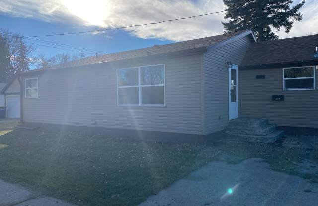 501 1/2 1st St SW - 501 1/2 1st St W, Jamestown, ND 58401