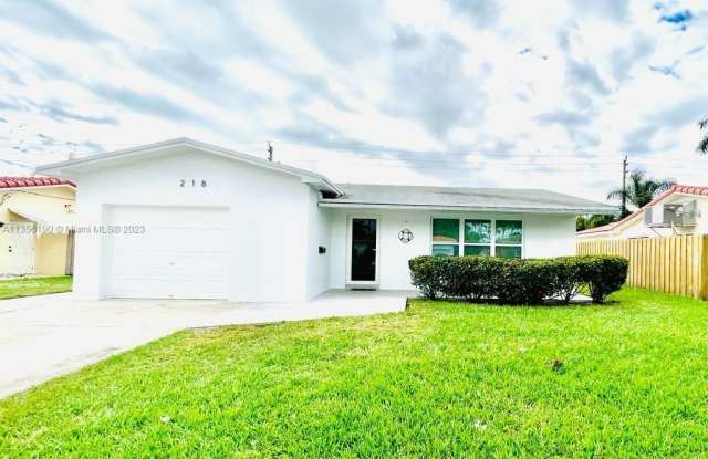 218 SE 3rd Pl - 218 Southeast 3rd Place, Dania Beach, FL 33004