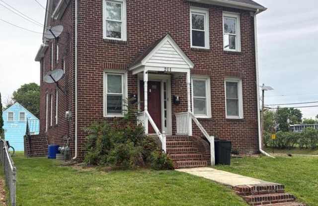 201 Lincoln Avenue, Apt 2