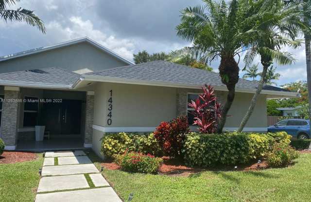 14340 SW 82nd Ave - 14340 Southwest 82nd Avenue, Palmetto Bay, FL 33158