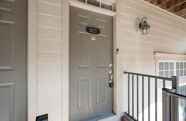 3923 FORESTER Boulevard