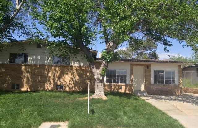 PET FRIENDLY - 4 Bedroom with Granite Counter tops. - 181 East 700 South, St. George, UT 84770