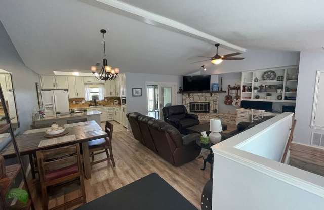 2 Bedroom, 2.5 Bath Lakefront Townhome