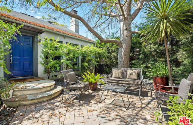 449 Westbourne Dr