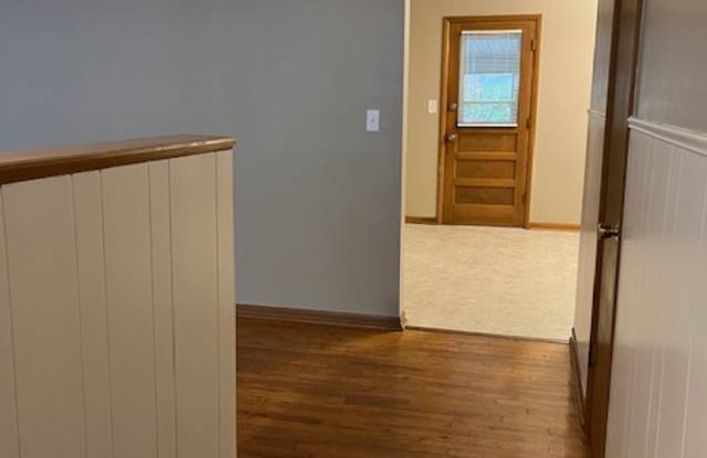 2545 South Nettleton Avenue