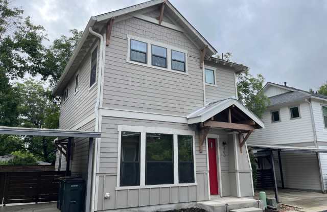 425 East Mistletoe