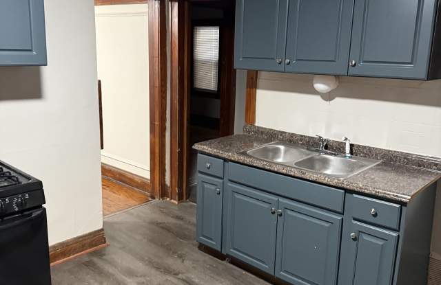 Photo of 2624 N 48th St Lower