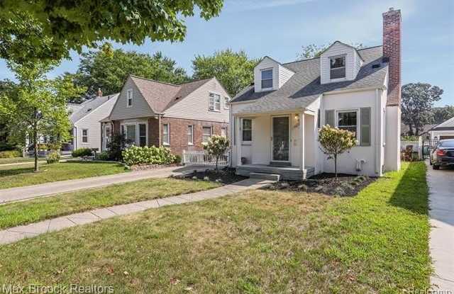 1600 N Altadena Avenue