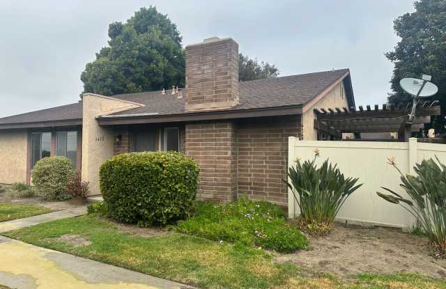 Newly Remodeled 3-Bedroom Condo – End Unit with Greenbelt Views!