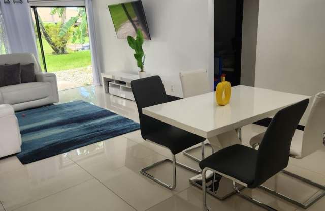 12760 Spinnaker Lane