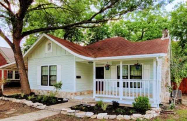 Photo of 1050 West Coll Street