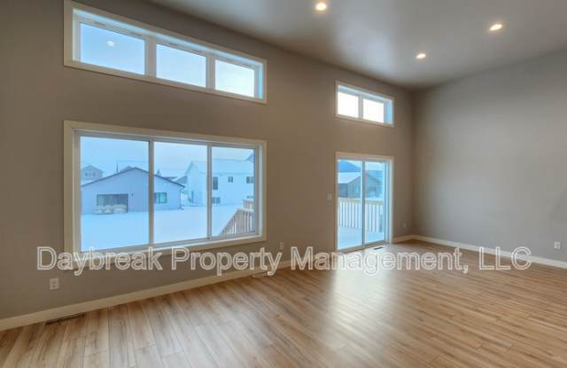 6728 66th Avenue South