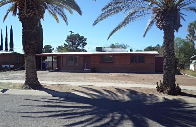 1950 S Avenida Ursa - 1950 South Avenida Ursa, Tucson, AZ 85710