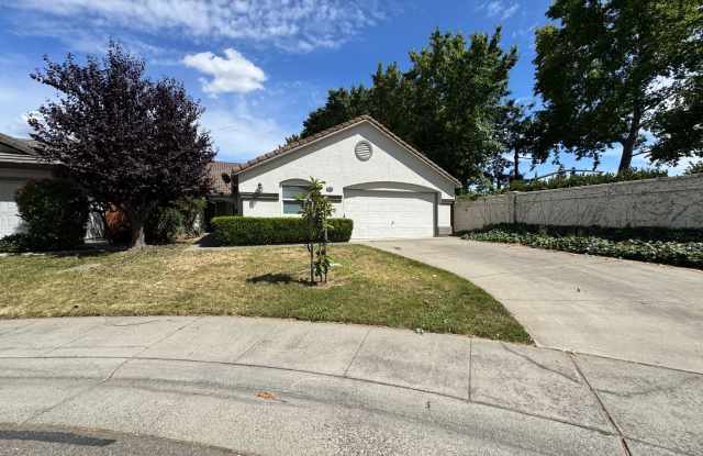 Beautiful Laguna West Home in Elk Grove, 3 Bedrooms, 2 Bathrooms, Quiet Cul-de-Sac