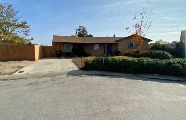 1547 Curtis Ct - 1547 Curtis Court, Visalia, CA 93291