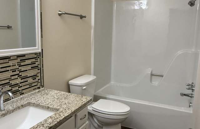 2600 Adams Street - 3