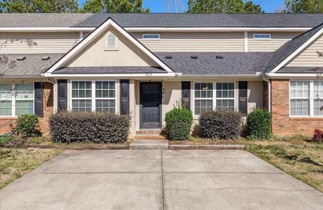 605 Goodale Lane