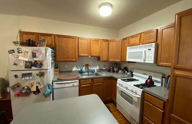 1713 CHRISTIAN STREET