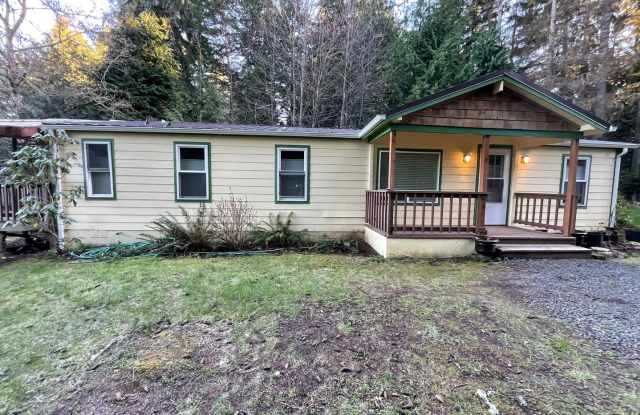 Lakebay 3 Bedroom Available Now, Fenced Yard & More! $500 Move in Bonus!