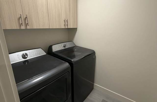 Photo of 165 Lakewood Rd # 203