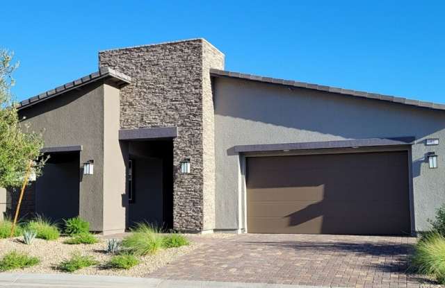 Photo of FOUR Car Tandem Garage - Views - Lake Las Vegas