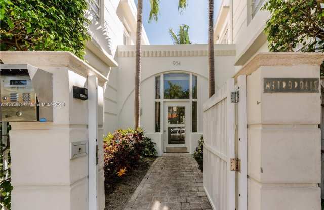 934 16th St - 934 16th Street, Miami Beach, FL 33139