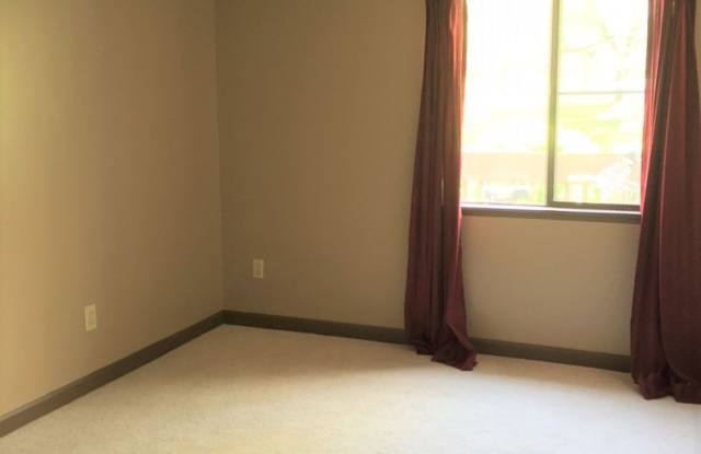 Amite condo available August!