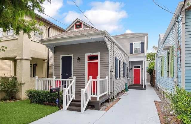 3711 IBERVILLE Street