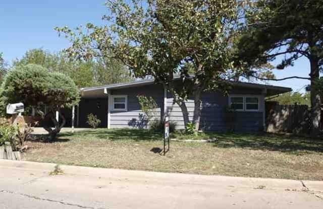 703 NW Mockingbird Rd - 703 Northwest Mockingbird Road, Lawton, OK 73507