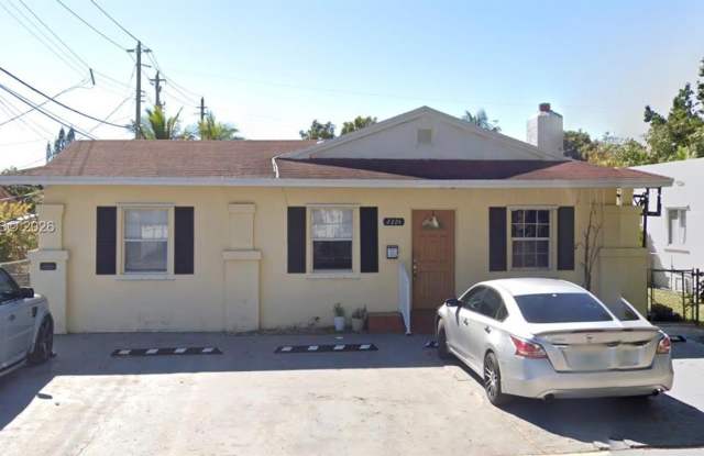 2224 SW 11th St