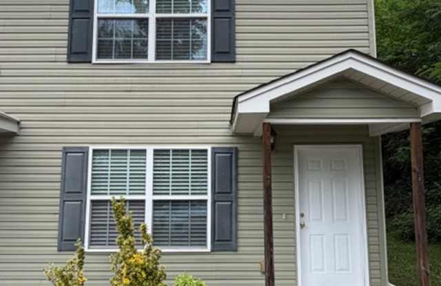 **MOVE IN SPECIAL, FREE FIRST MONTHS RENT ** 2Bedroom, 1.5 Bath Townhouse