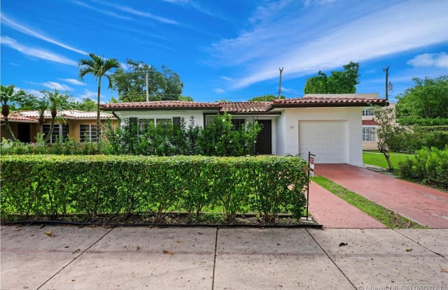 833 El Rado St - 833 El Rado Street, Coral Gables, FL 33134