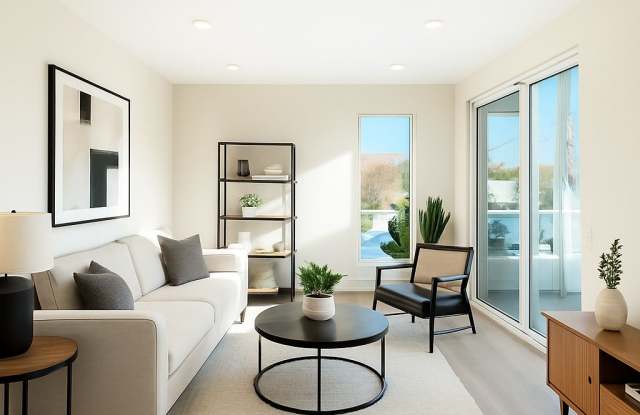 Photo of 6535 Melrose Ave