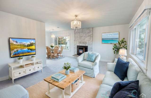 Photo of Charming Seaside Home.. Spacious 3 bedroom, 2 bathrooms!!!