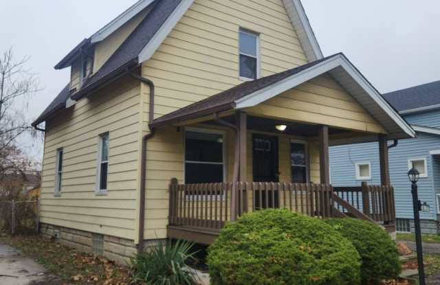 Charming 2-Bedroom Property in Prime Location