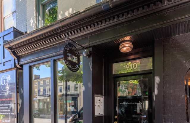 910 S CHARLES Street unit: A