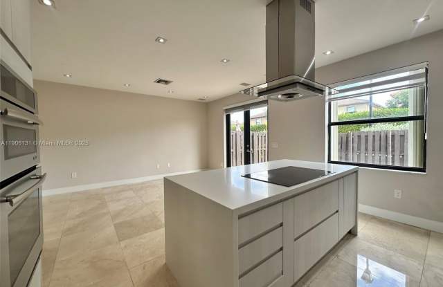 Photo of 8755 NW 116th Ct