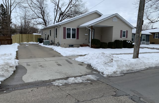 317 Southwest Des Moines Street - 317 Southwest Des Moines Street, Ankeny, IA 50023