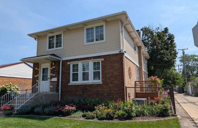 Photo of 3017 Pearl Street unit: 2