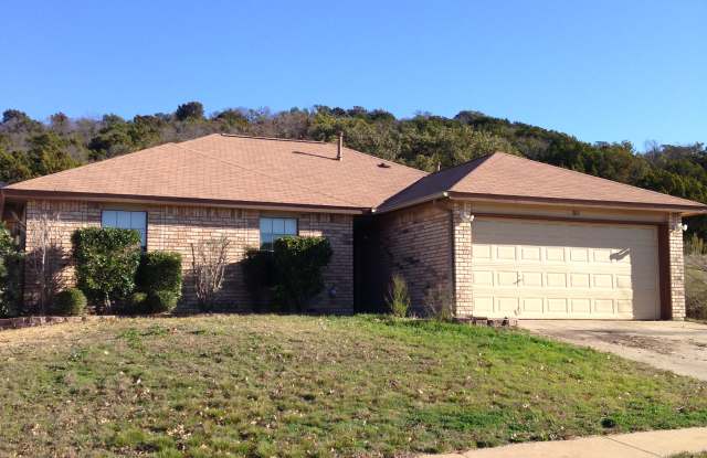 301 Dillon Dr - 301 Dillon Drive, Copperas Cove, TX 76522