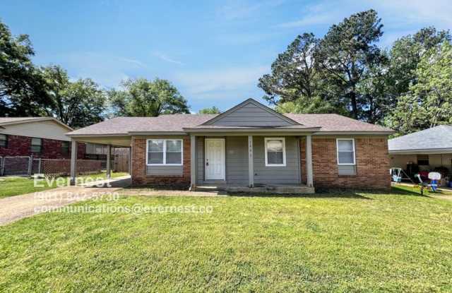 1403 Moss Point Dr