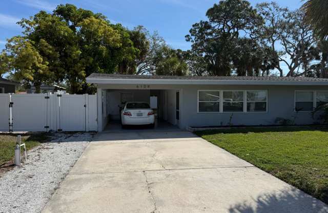 Photo of 2 Bedroom 1 Bath Home with Den/Office