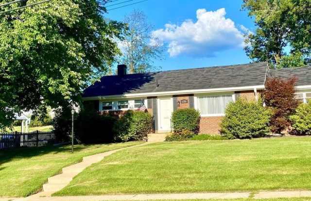 6201 HILLVIEW Avenue