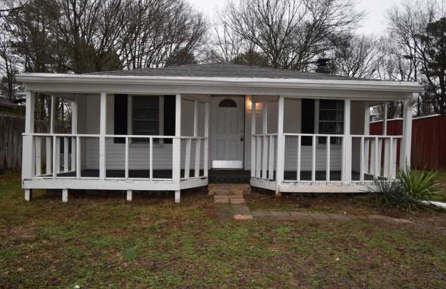 3 Bedroom Pet Friendly Home For Rent!