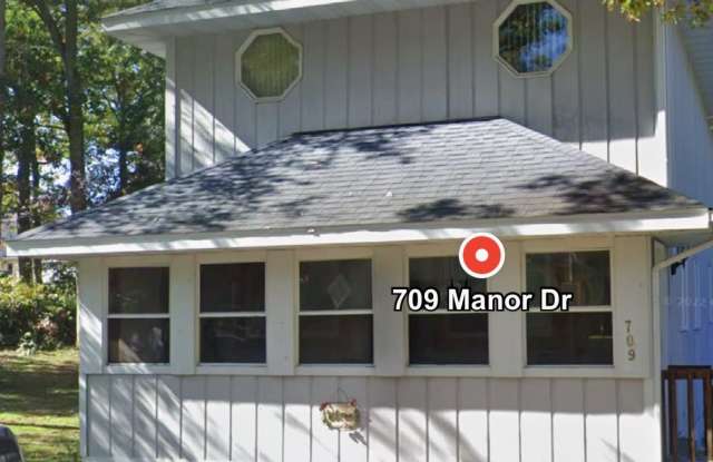 Photo of 709 Manor Drive