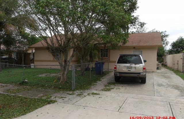 4610 NE 1 Ave - 4610 NE 1st Ave, Deerfield Beach, FL 33064