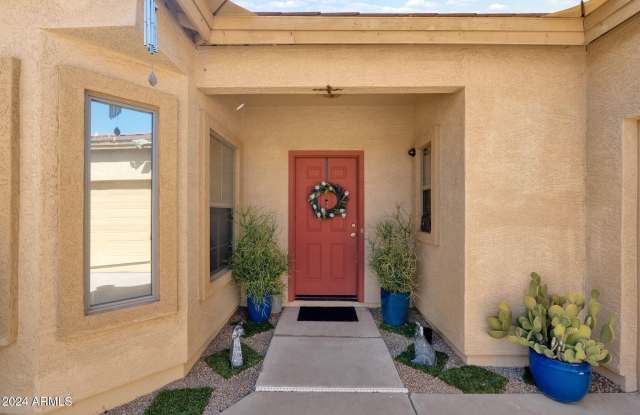 868 E Savannah Drive